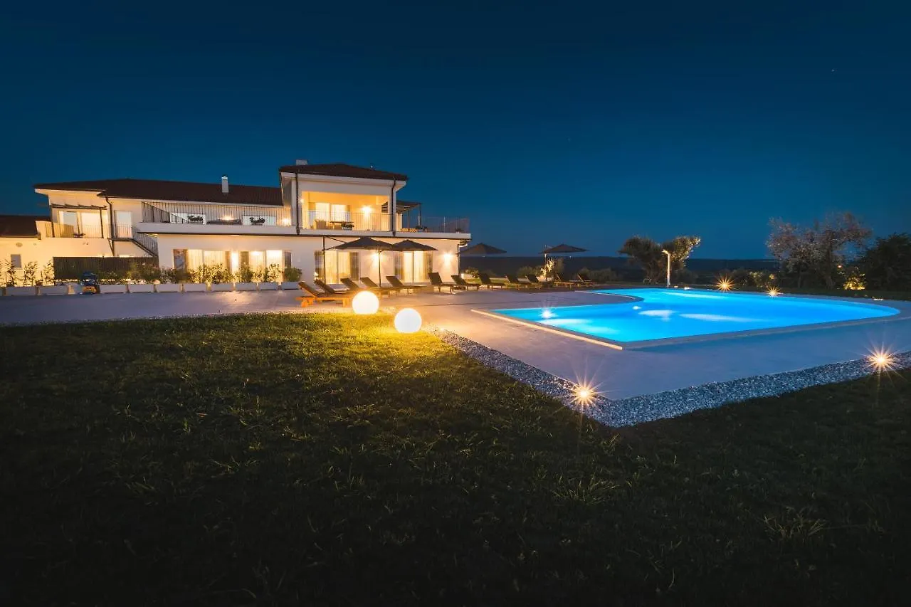 Wine Residence Cattunar Brtonigla Hotel