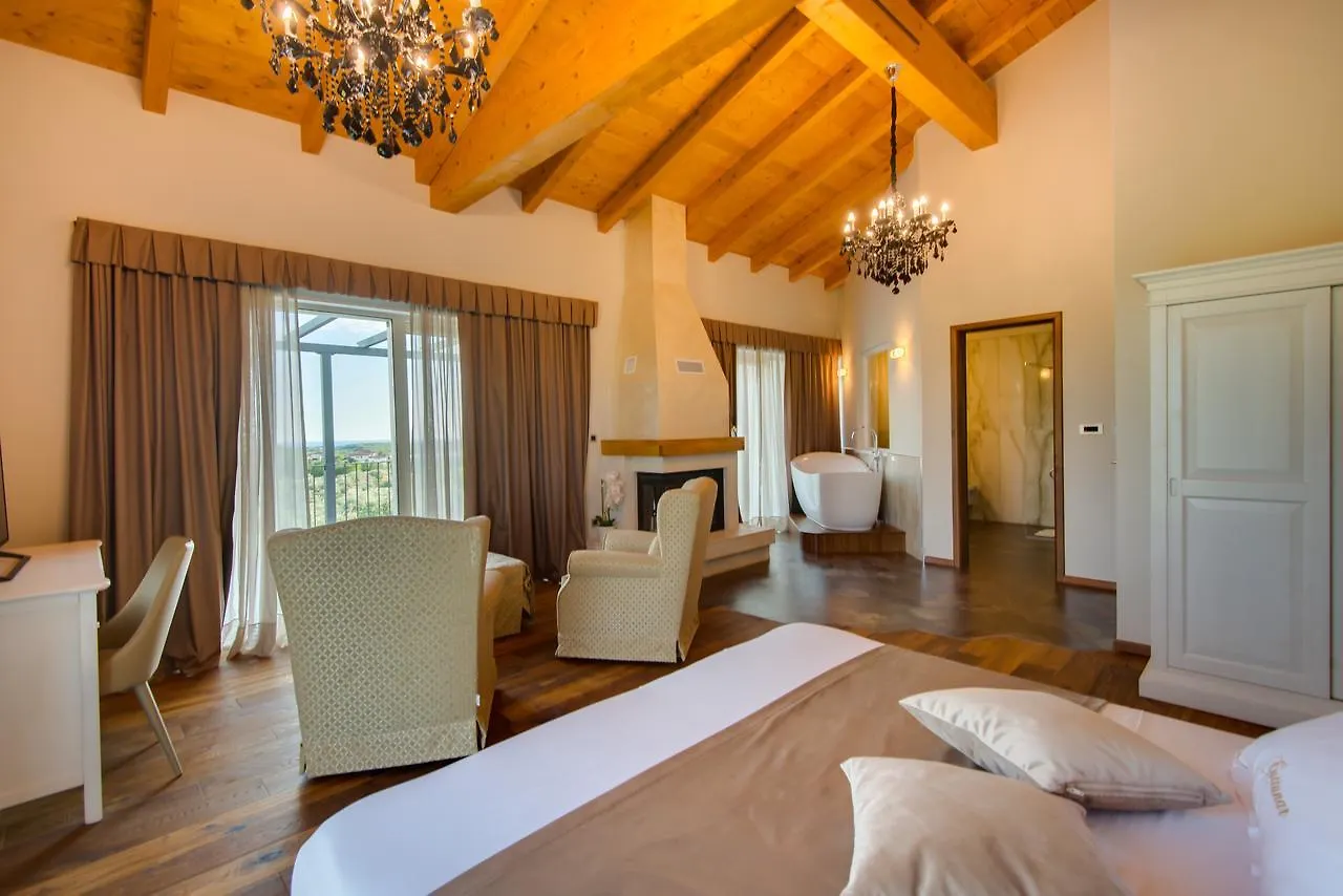 Wine Residence Cattunar Brtonigla 5*,