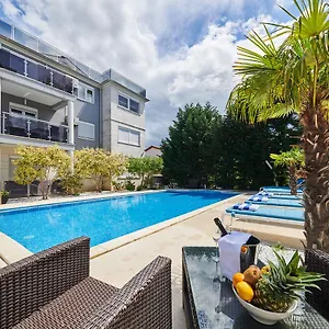 https://stella-adria.pula-hotels.org