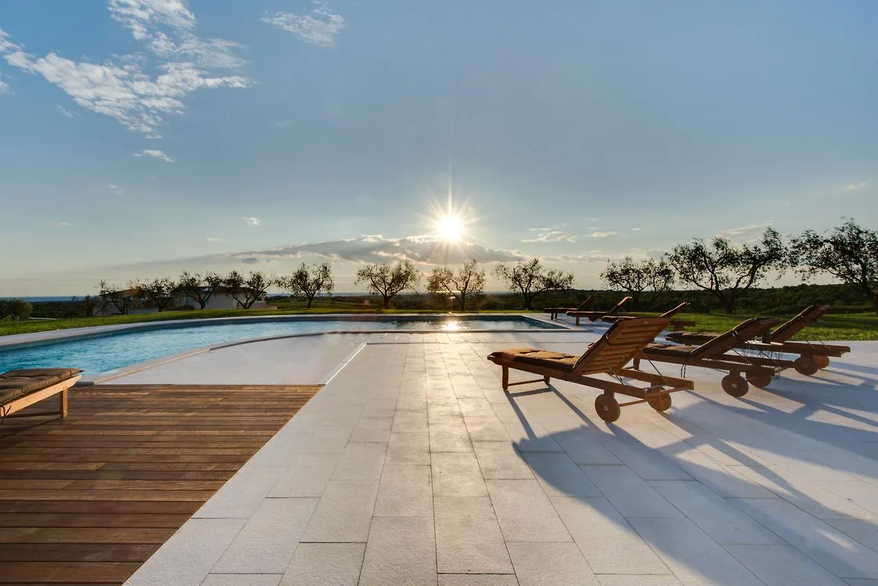 Wine Residence Cattunar Brtonigla 5*,