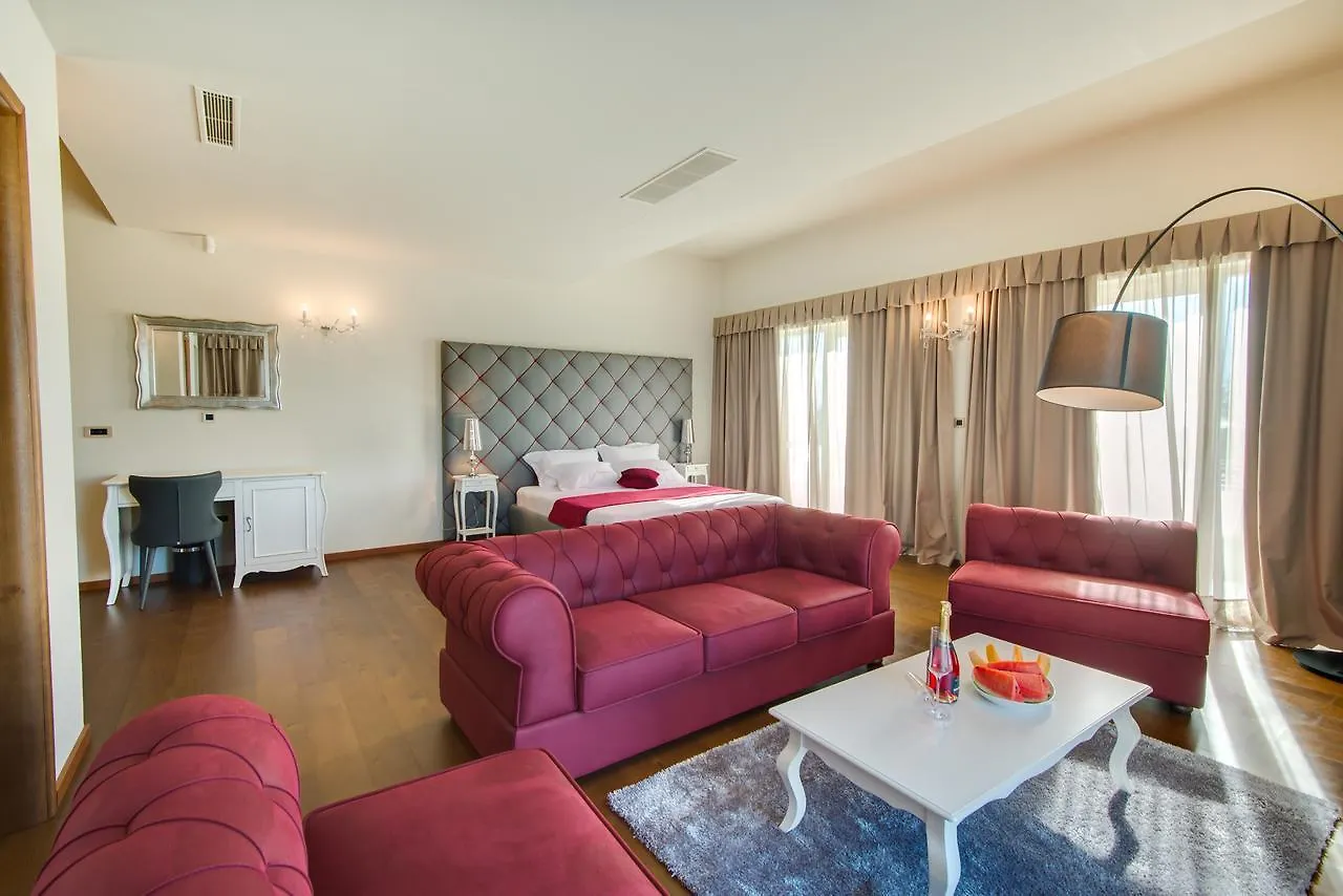 Wine Residence Cattunar Brtonigla Hotel