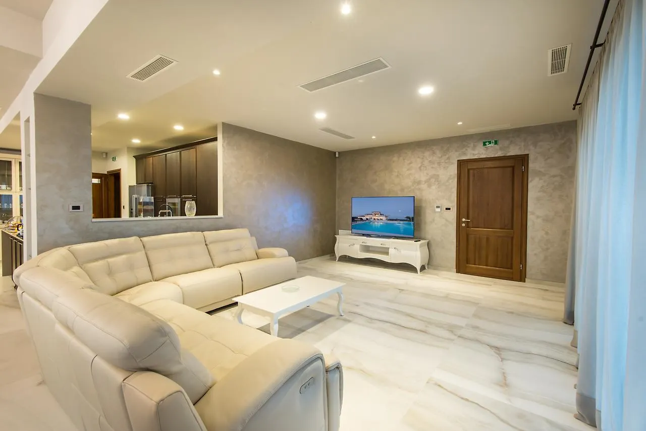 Wine Residence Cattunar Brtonigla Hotel