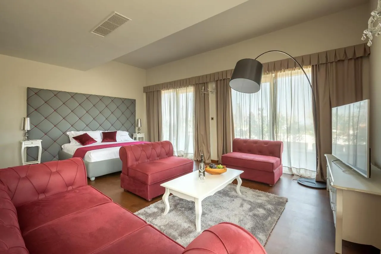 Wine Residence Cattunar Brtonigla